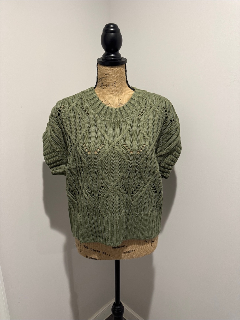 NWT Women’s Zenana LT. Olive Green Knit Short-Sleeve Sweater